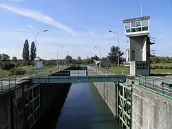 Schleuse Kembs-Niffer, Kontrollturm von Le Corbusier