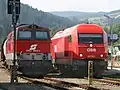 ÖBB 2143.063 + ÖBB 2016.013 im Bahnhof Aspang