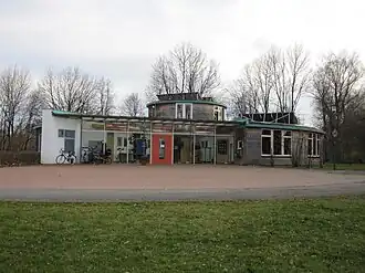 Gebäude des Bildungszentrums