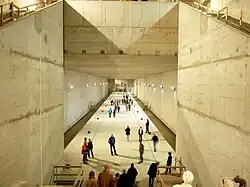 Rohbau eines in offener Bauweise erstellten Bahnhofs (Überseequartier, Hamburg)