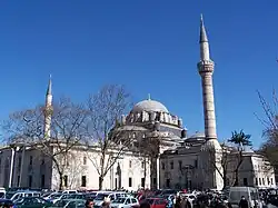 Linkes Bild: Külliye Sultan Bayezids II. in Edirne Rechtes Bild: Bayezid-Moschee in Istanbul