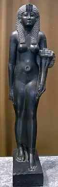 Statue im ägyptischen Stil, Kleopatra zugeordnet