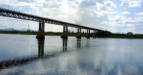 Straßenbrücke über die Kolyma bei Debin
