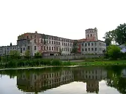 Ruinen der alten Gebäude der Tuchfabrik