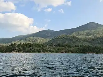 Zhasybay-See und Bajanaul-Gebirge