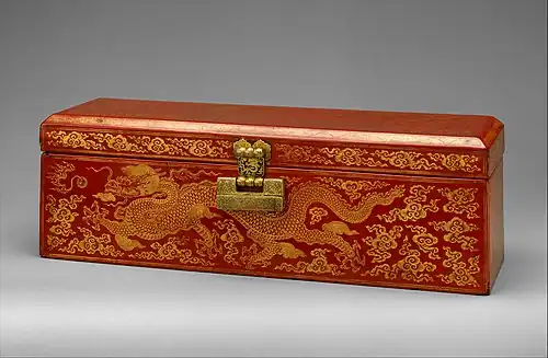 Schnitzlackdose (Yongle-Ära, frühes 15. Jhr.)