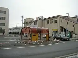 Provisorisches Bahnhofs­gebäude Nordausgang (Juli 2005)