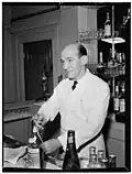 Der Barkeeper von Charlie's tavern, Joe Helbock