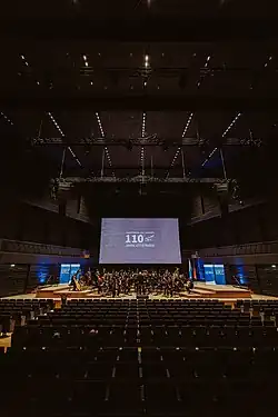 Das Polizeiorchester Bayern auf der Bühne der Isarphilharmonie München