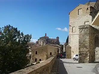 Blick zur Chiesa di Santa Chiara