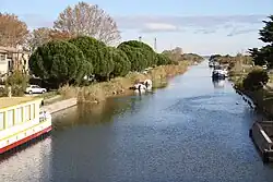 Canal du Rhône à Sète in Aigues-Mortes
