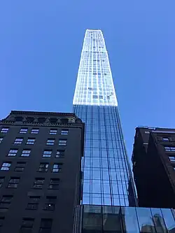 Steinway Hall (links) und Tower am 19. November 2021