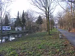 Bootshäuser und Achter- straße bei der Munte