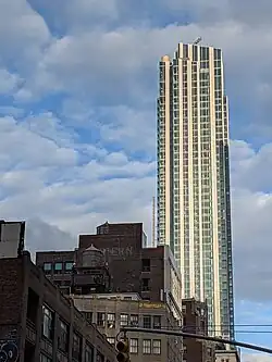 Der Wohnturm am 21. April 2021 …