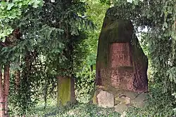 Denkmal für Turnvater Jahn in der Grünfläche vor dem Park an der Bahnhofstraße nähe Hirschgraben