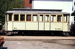 SM 2 als antriebsloser Beiwagen der Attergaubahn in historischer Lackierung