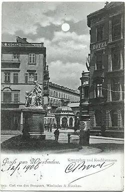Kranzplatz und Kochbrunnenplatz zu Beginn des 20. Jahrhunderts