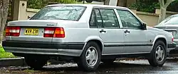 Heckansicht eines Volvo 940