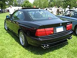 Heckansicht BMW 8er US-Version (1990–1998)