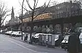 Skalitzer Straße mit Hochbahn, Postamt&nbsp;36 und Emmauskirche, 1997
