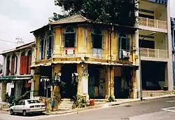 Altes chinesisches Wohn- und Geschäftshaus in der Club-Street, Telok Ayer