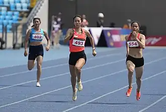 Elizabeth-Ann Tan (Mitte) bei den Südostasienspielen 2023 in Phnom Penh