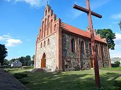 Straßenansicht Kirche Burkat
