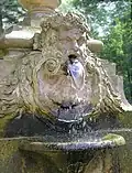 Putto im Schlosspark Lichtenwalde Wasserspeier im Park