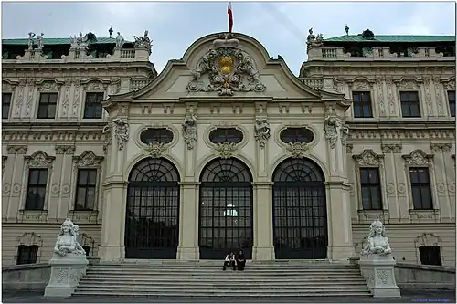 Geknickter Schweifgiebel, 1714–1723 (Oberes Belvedere, Wien)