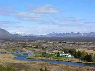 Ármannsfell li., gesehen vom Aussichtspunkt beim Nationalparkzentrum