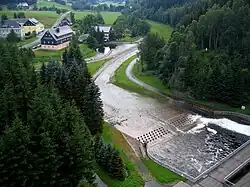 Ortslage Rauschenbach unterhalb der Staumauer