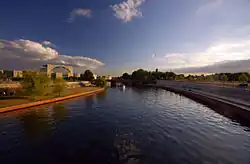 Grüner Hauptweg Nr. 1 im Spreebogenpark