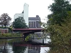 Föhrer Brücke 2010, im Hintergrund Westhafenspeicher