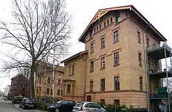 Die zwei erhaltenen Wohngebäude des Waisenhauses, 2011