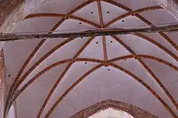 Georgenkirche, Wismar: Rippen und Gurtbögen aus kurzen Elementen