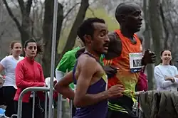 Peter Cheruiyot Kirui (rechts, neben ihm Imane Merga) wurde&nbsp;Sechster