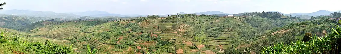 Landschaft im Sektor Nyange von der Nationalstraße 15 aus gesehen