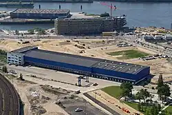 Vor der Transformation waren an der Position des Parks mehrere Gewerbebetriebe untergebracht (hier&nbsp;2012)