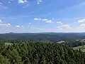 Blick vom Turm in Richtung Osten auf die Berge des Lausitzer Gebirges