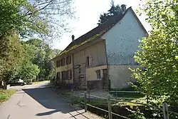 Wohnhaus mit Scheune in Hünikon