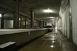 Bahnsteig vom Gleistrog aus gesehen, Mai&nbsp;2014