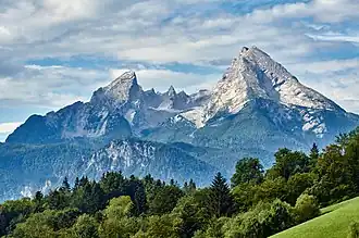 Watzmannmassiv: Watzmann mit „Frau“ (links) und „Kindern“ (Mitte) von Norden
