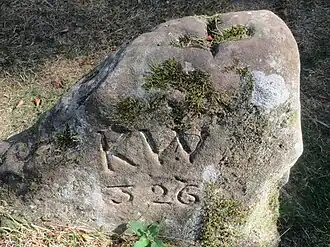 Historischer Grenzstein auf dem Abtskopf königlicher Wald aus der Zeit wo die Pfalz zu Bayern gehörte.