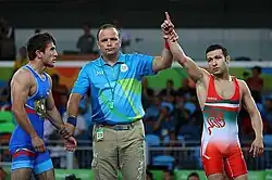 Der Freistilringer Garnik Mnatsakanjan (l.) verlor 2016 seinen Achtelfinalkampf im Federgewicht gegen den Iraner Hassan Rahimi