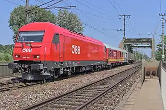 2016 100 bei der Ostbahnbrücke in Wien