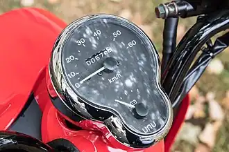 Instrumententräger mit Tachometer und Akkustandsanzeige