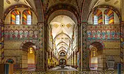 Ausmalung in Quer- und Hauptschiff