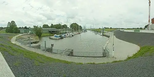 Sportboothafen im historischen Alten Hafen