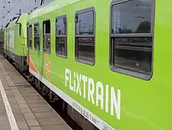Ein BTE Bomdz in Flixtrain-Farben in Hamburg-Altona.