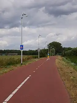 Straßenlaternen am Radschnellweg